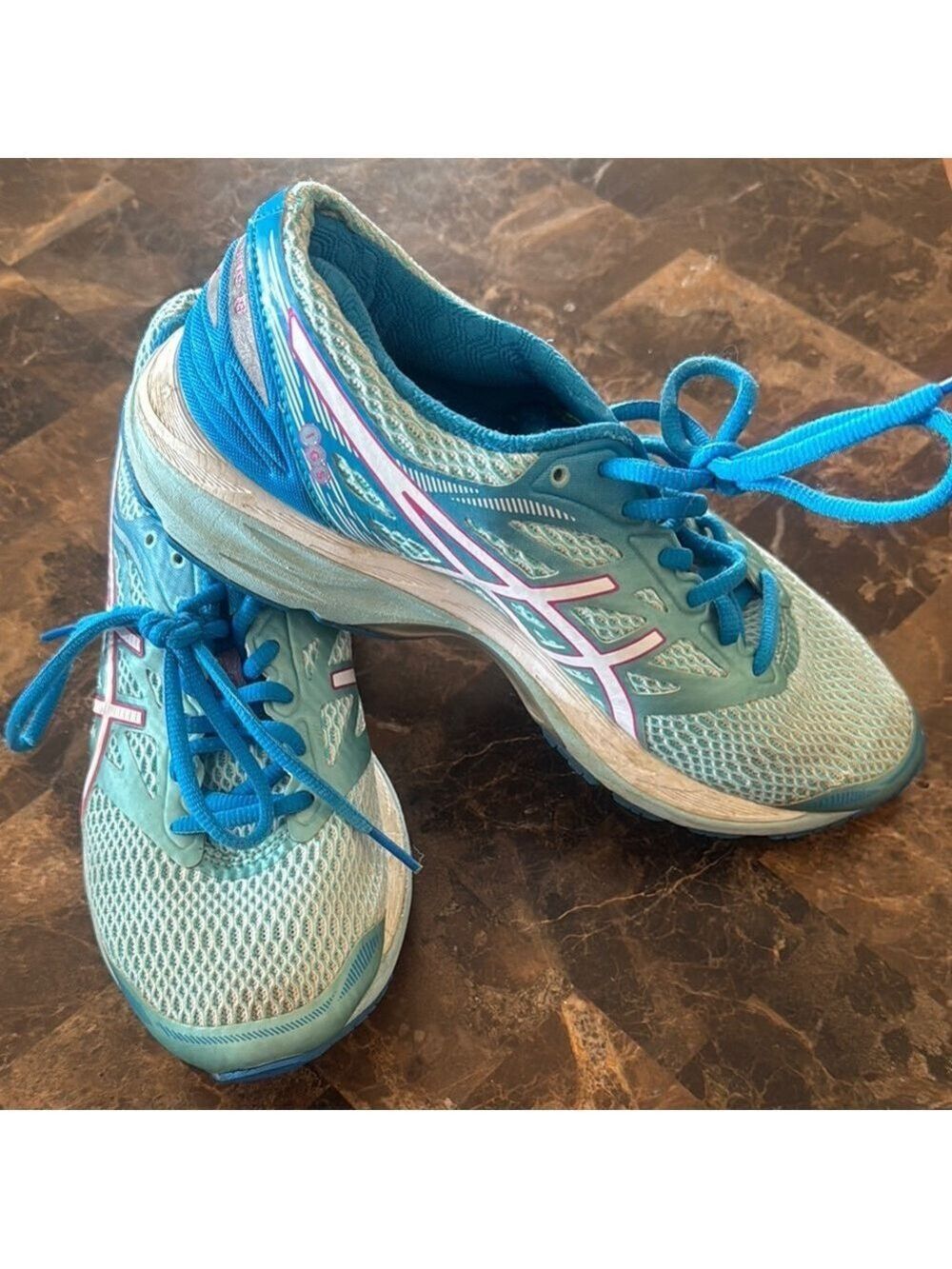 Asics Women's Blue Running Shoes Size 7.5🥰